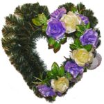 Coroană Funerară artificială din Brad inimă cu mijloc gol Îndoit Tip III impodobit extra, CBE43-1